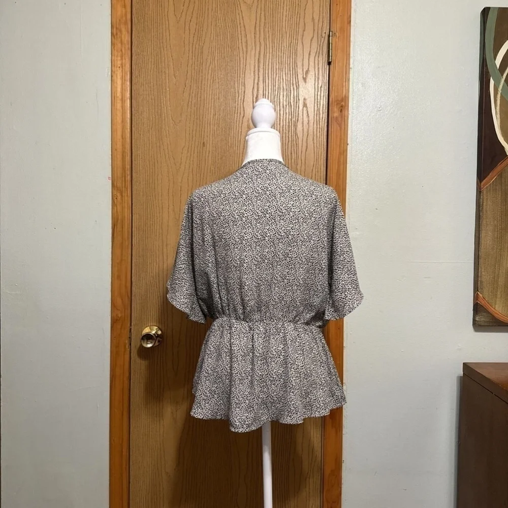 Sienna Sky Large Multi-Color w/Animal Print Short Sleeve Popover Peplum Blouse